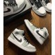 Damen/Herren Nike Jordan 1 Mid Light Smoke Grey 554724-092 Schuhe